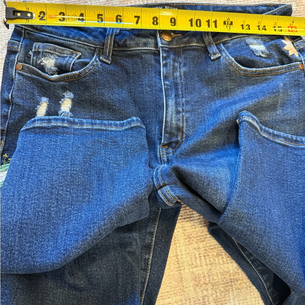Judy‎ Blue Dark Wash Distressed Straight Leg Jeans With Embroidery - Picture 4 of 5